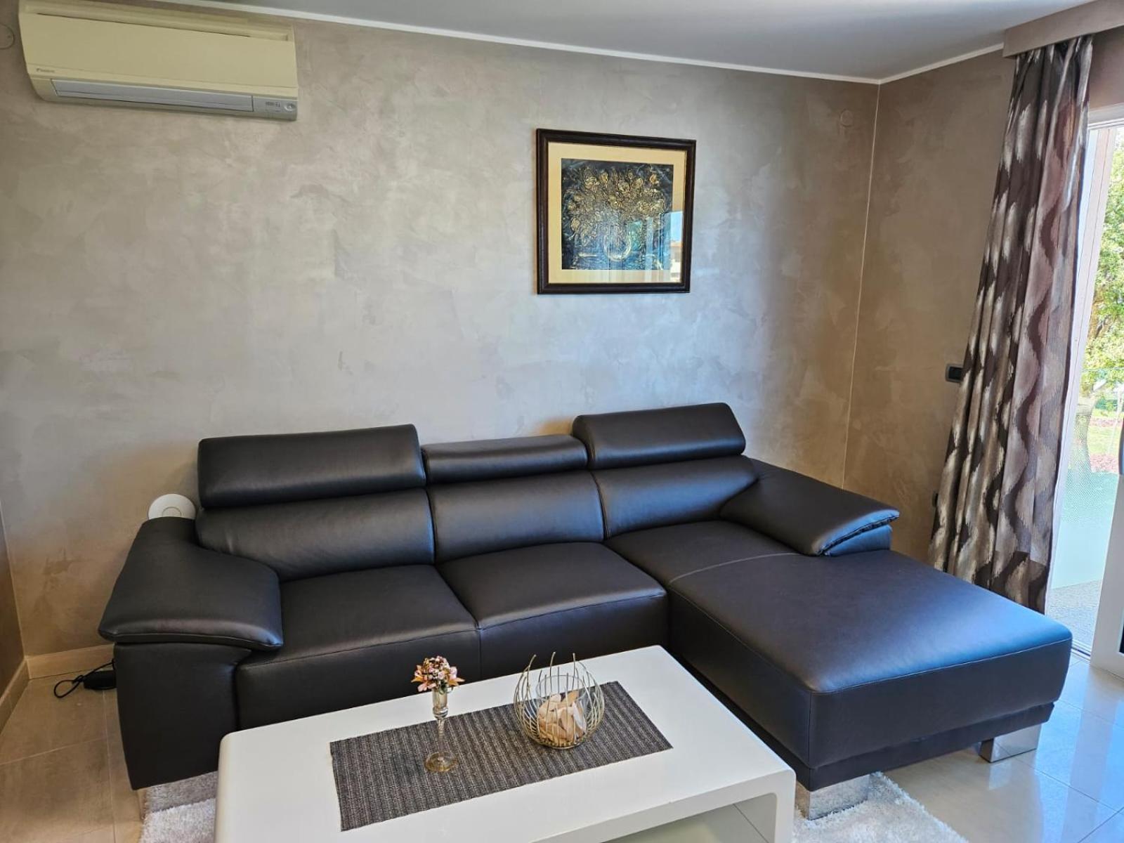 Apartments Riva-Interauto Umag Exterior foto