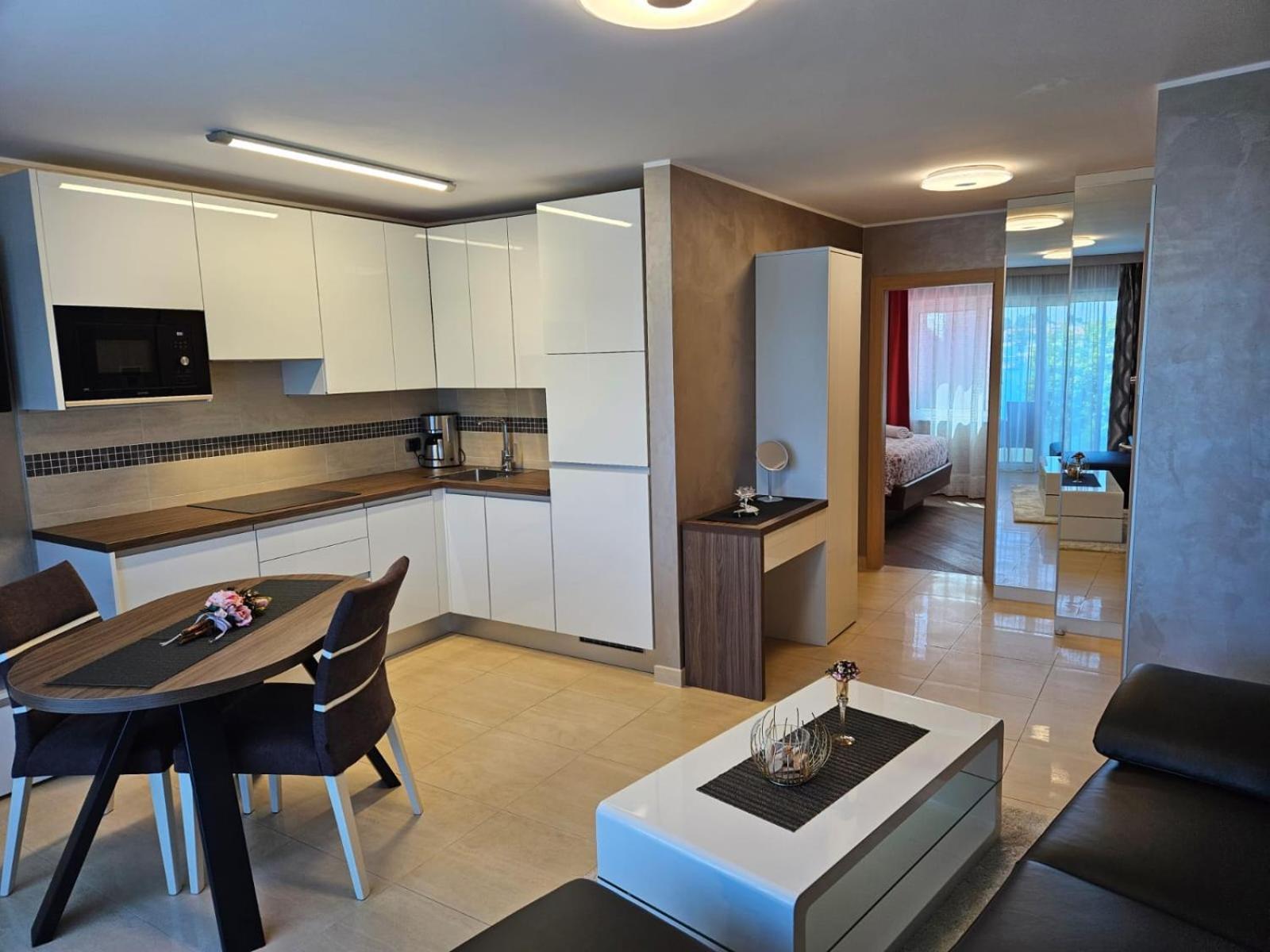 Apartments Riva-Interauto Umag Exterior foto