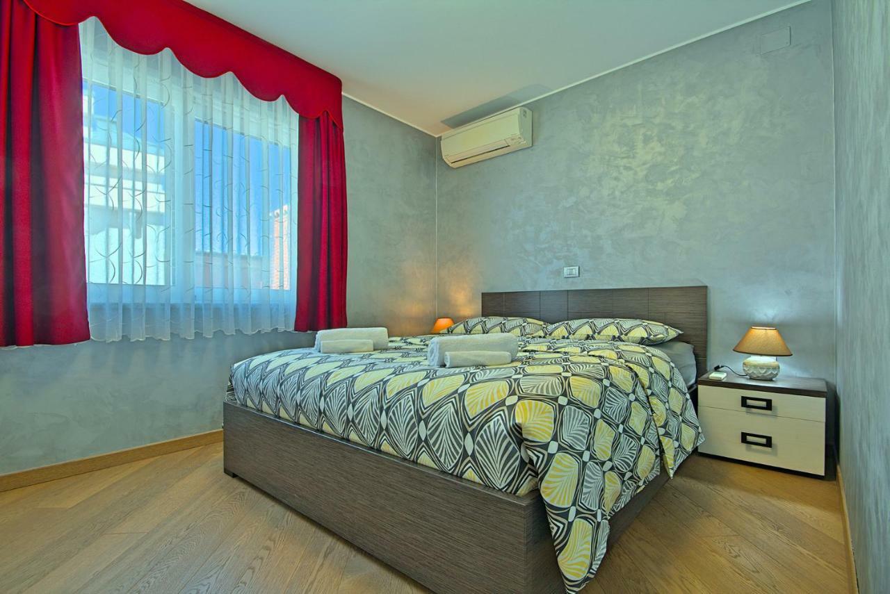 Apartments Riva-Interauto Umag Exterior foto