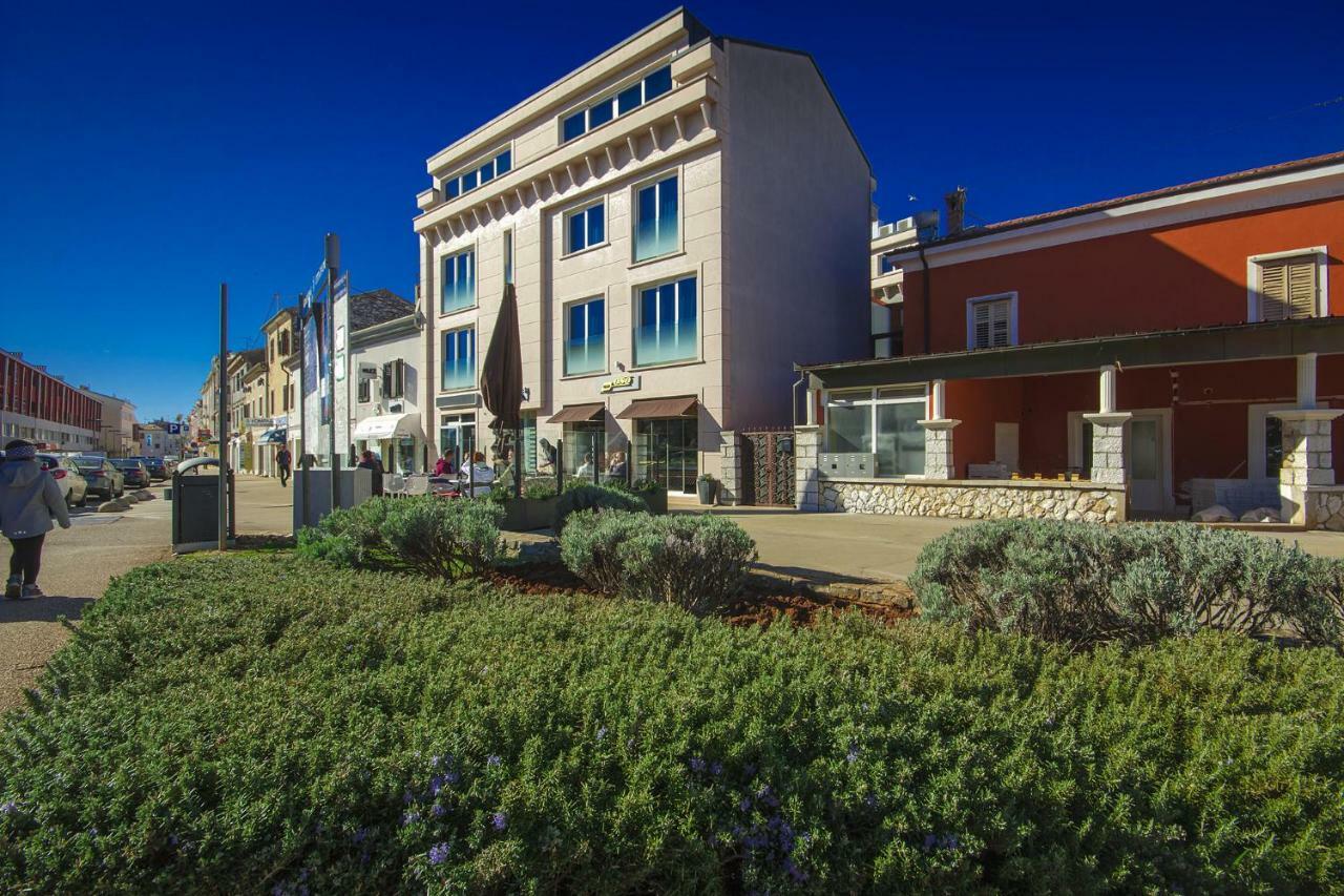 Apartments Riva-Interauto Umag Exterior foto